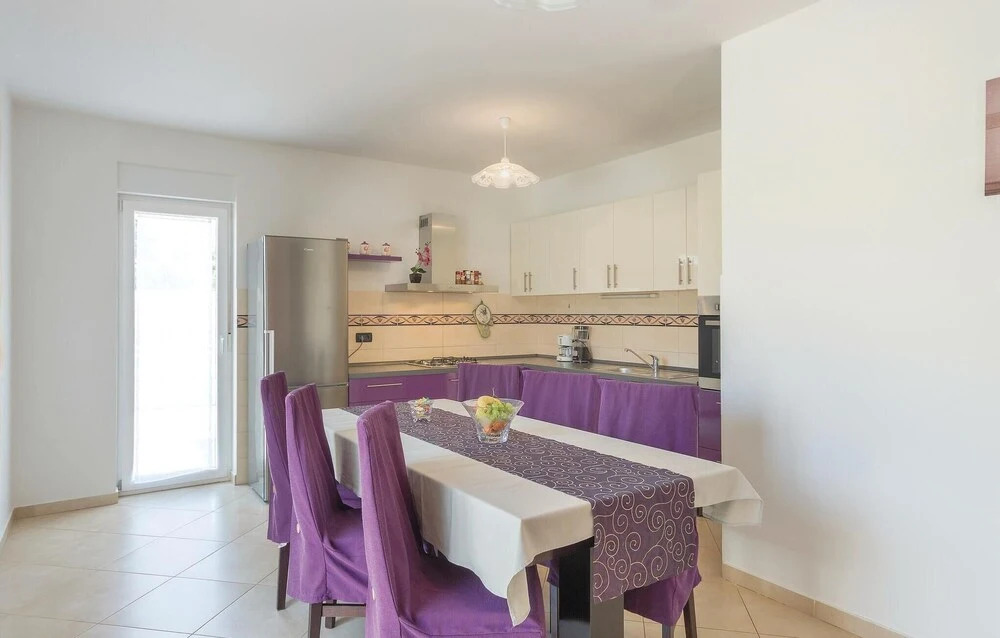 Beautiful Home in Fazana With Wifi and 5 Bedrooms
