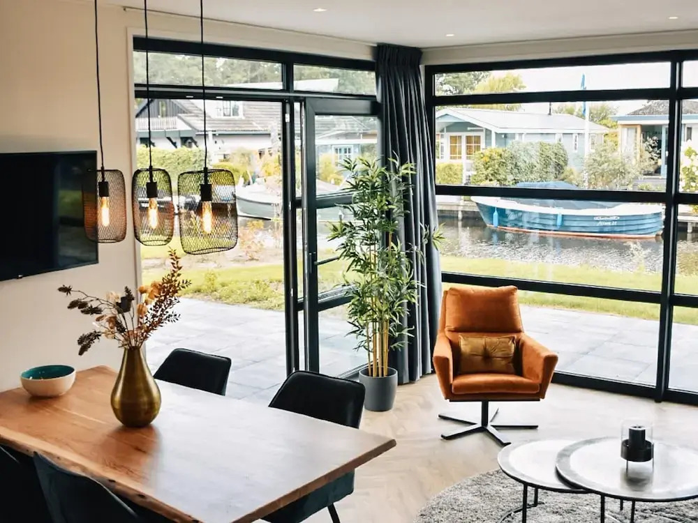 Luxury Waterfront Escape