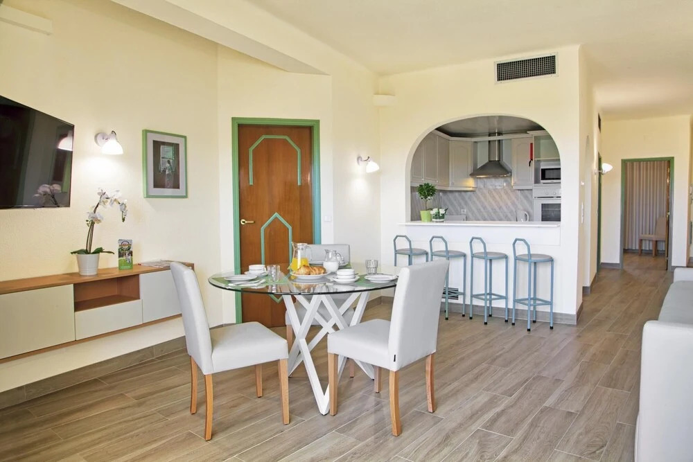 Amazing Aparthotel Apartments 2 Bedroom