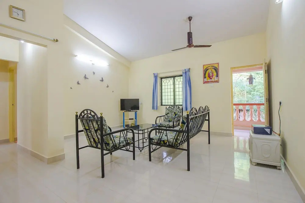 OYO 17401 Home Peaceful 2BHK Calangute