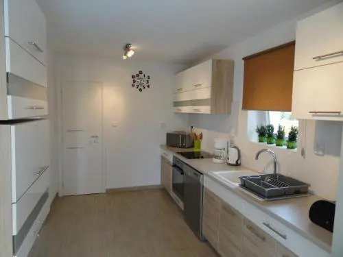 Villa KRK-4 bedrooms, 4 bathrooms with heated pool and jacuzzi, 150m from the sea