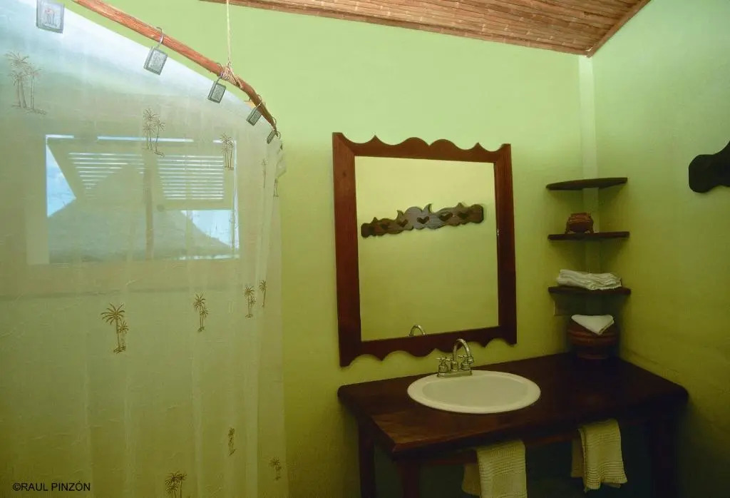 Punta Caracol Acqua Lodge