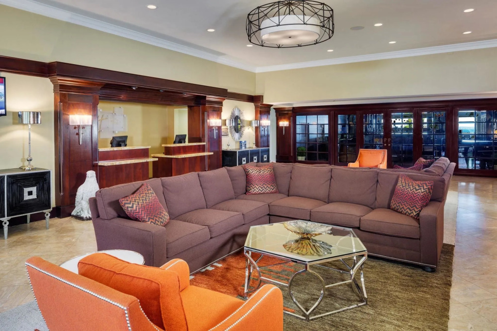 Holiday Inn Bar Harbor Regency Hotel by IHG
