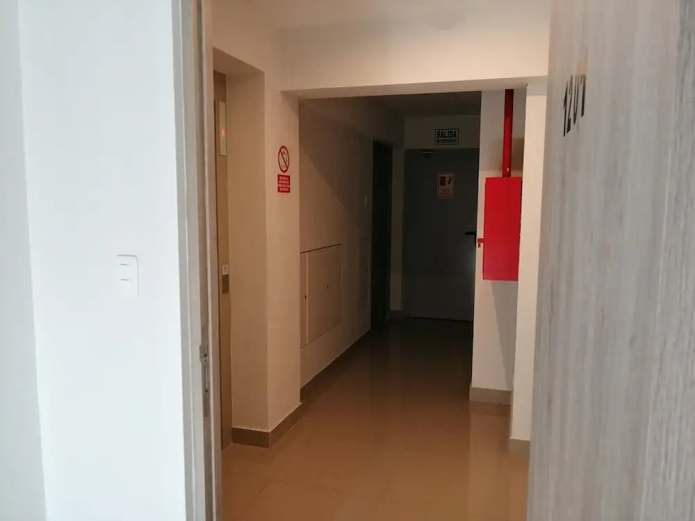 Acércate Aparts & Parking Breña