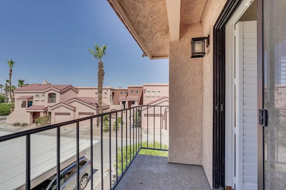 Walk to Lake Havasu Beaches: Condo w/ Pool Access!