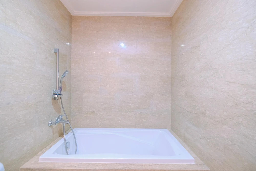 Modern Look And Comfy 2Br At Menteng Park Apartment