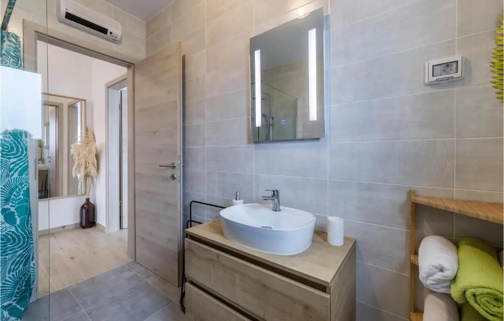 Nice Apartment in Peroj With Wifi and 1 Bedrooms