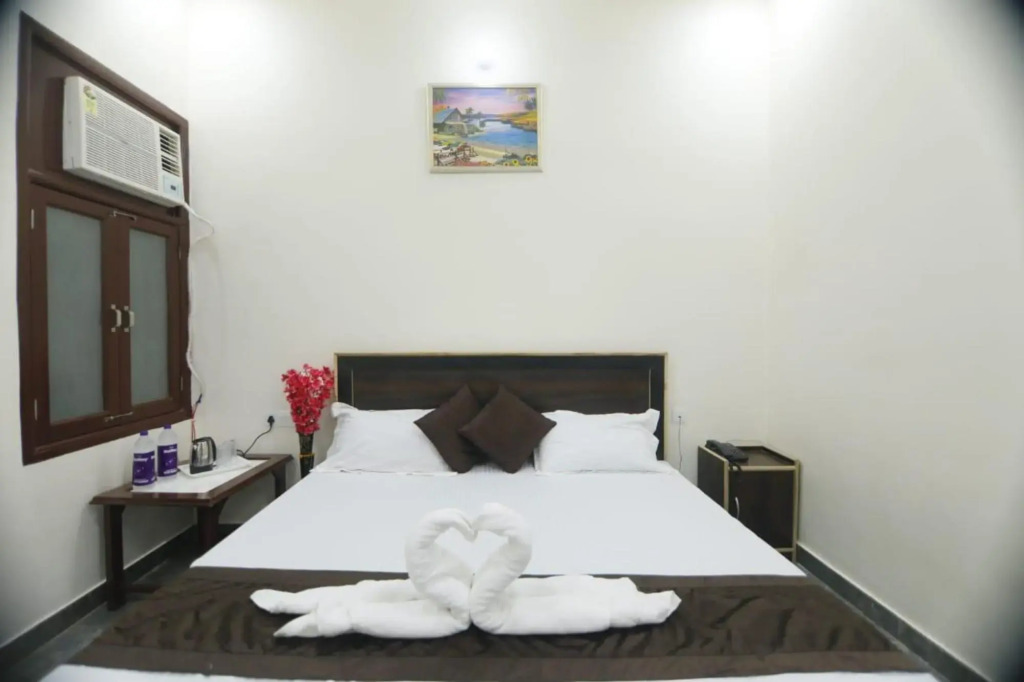 Hotel Nidhivan Dham - Near Janam Bhoomi Mathura
