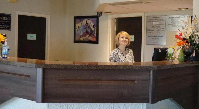 Bay Hill Inns & Suites
