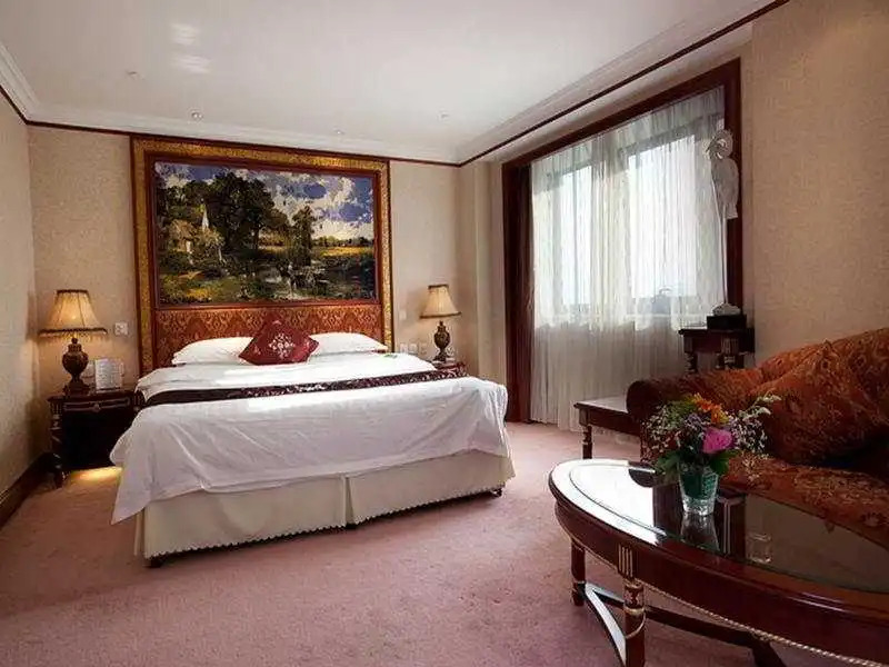 Golden Ocean Hotel