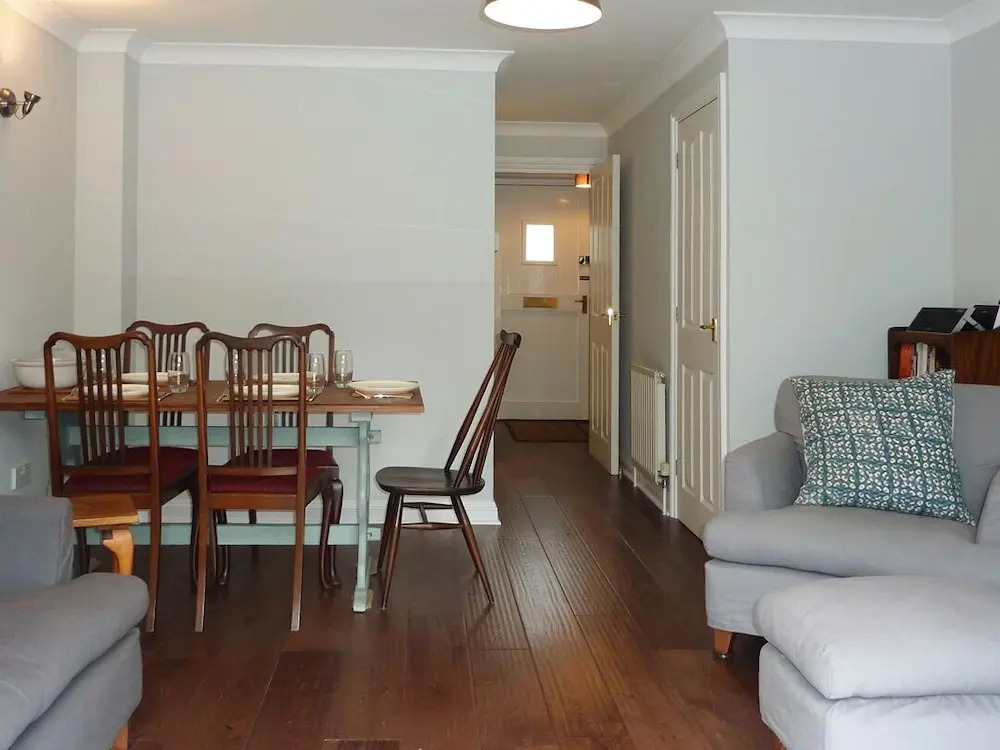 5 Summercourt