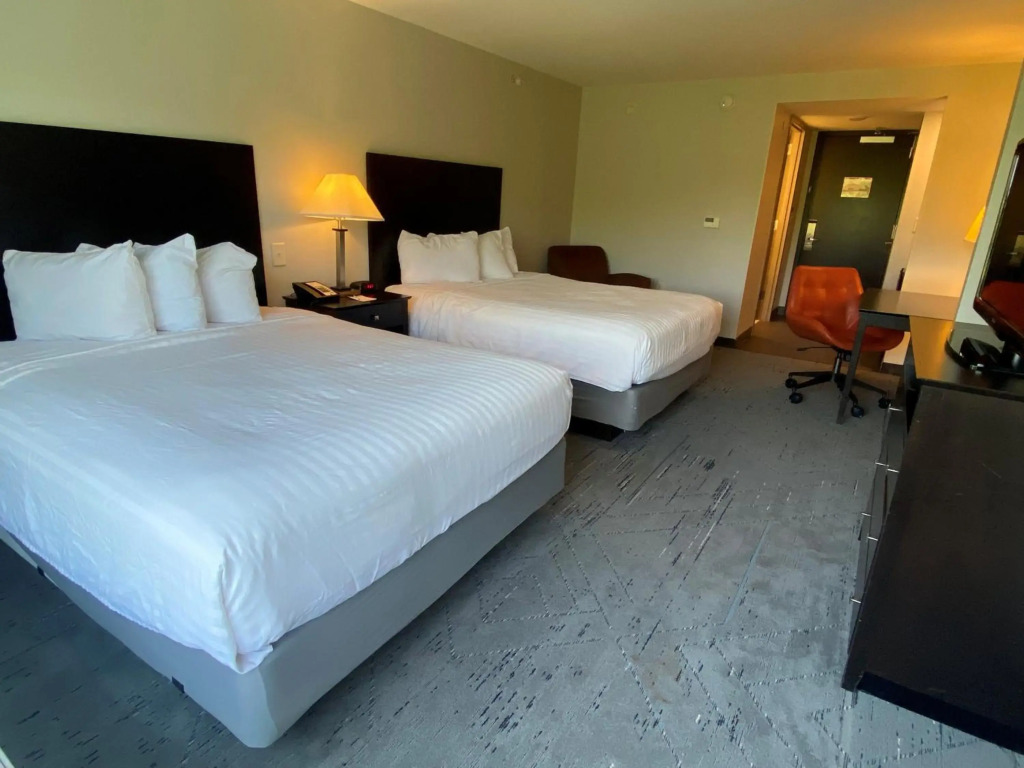 Holiday Inn Express & Suites Raleigh West - Lenovo Center by IHG