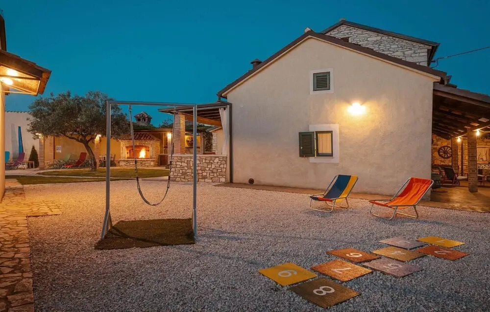 Two-Bedroom Holiday Home Sarici With An Outdoor Swimming Pool 08