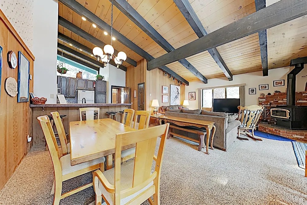 Chateau Sans Nom #11 W/ Indoor Pool, Spa & Sauna 4 Bedroom Condo
