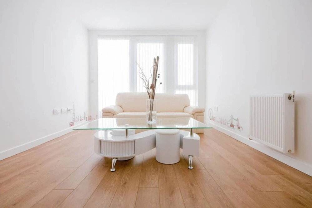 Bright 1BR Flat - 10 min Canary Wharf