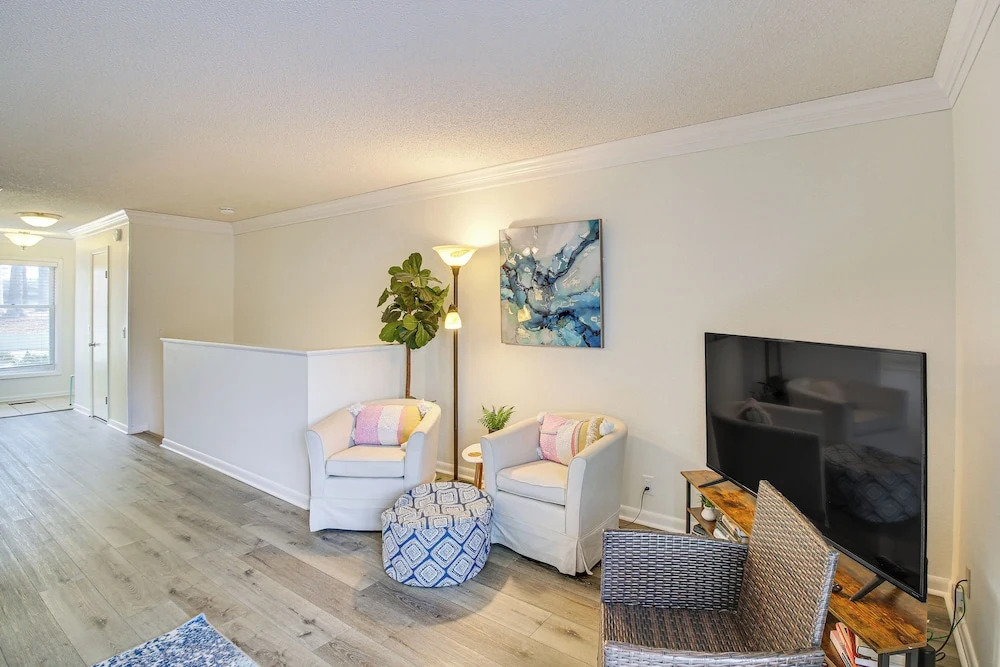 Lake Desoto Gem w/ Private Dock & Resort Perks
