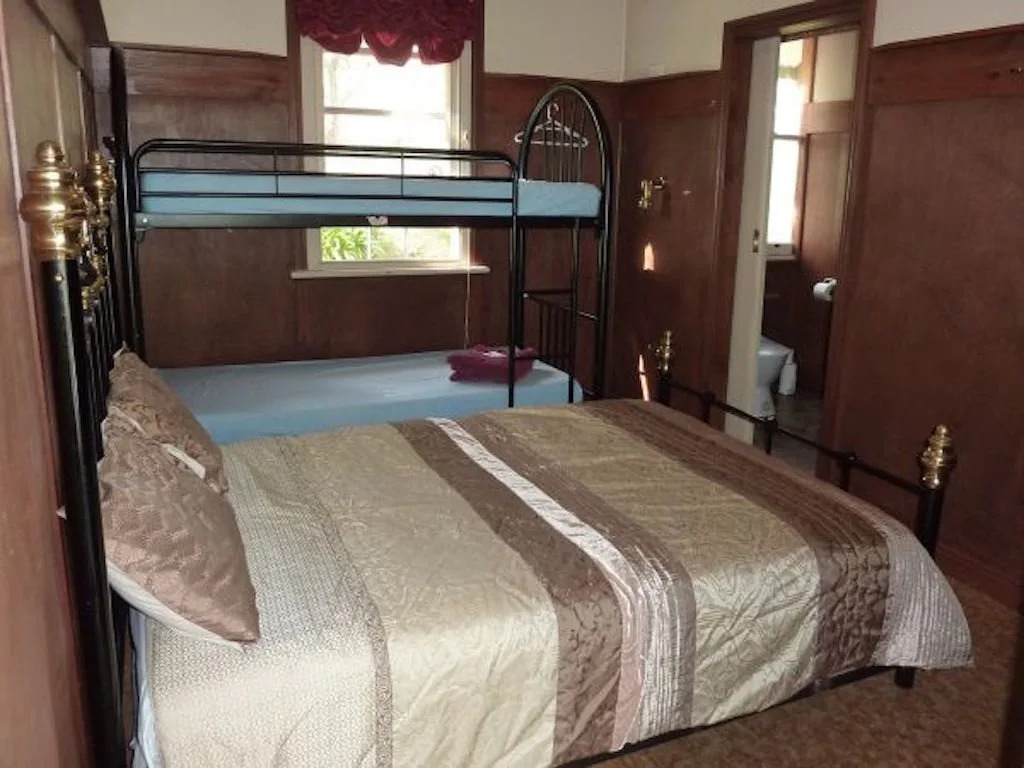 Little River Inn - Hostel