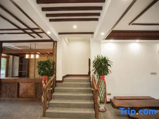 Yiyun Mountain Residence, Karst Mountain Scenery, Bouyei Style, Parent-Child Holiday Accommodation