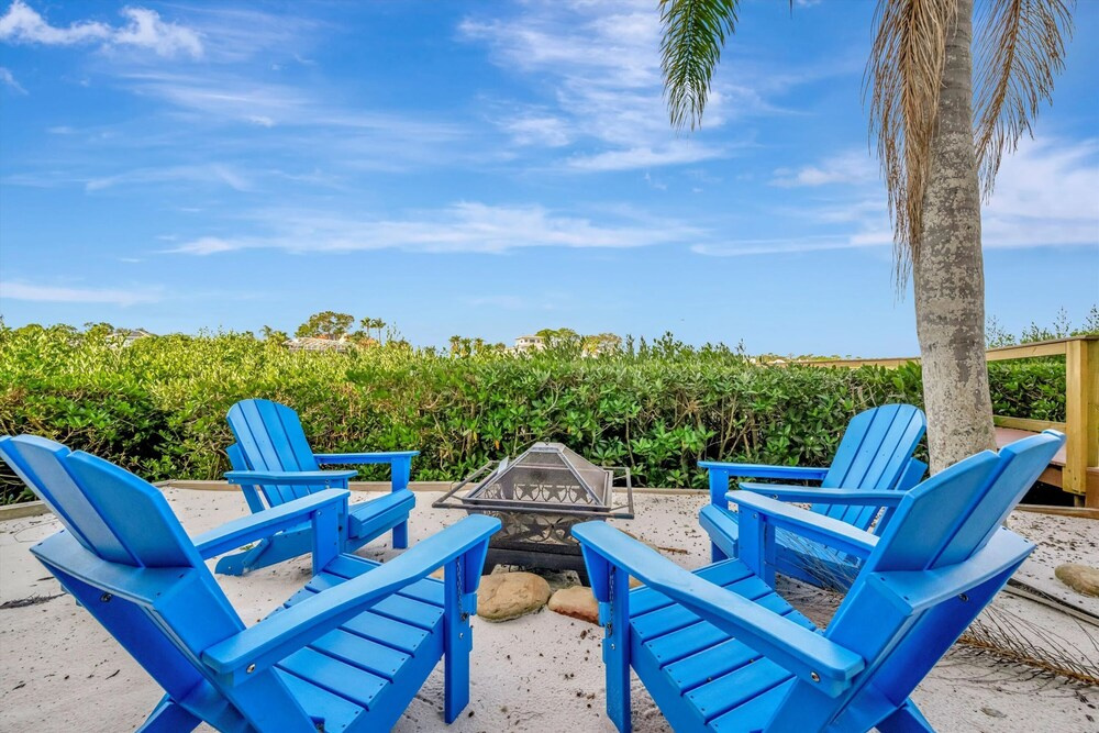 6B Waterfront Game Room Pool Hot Tub Dock