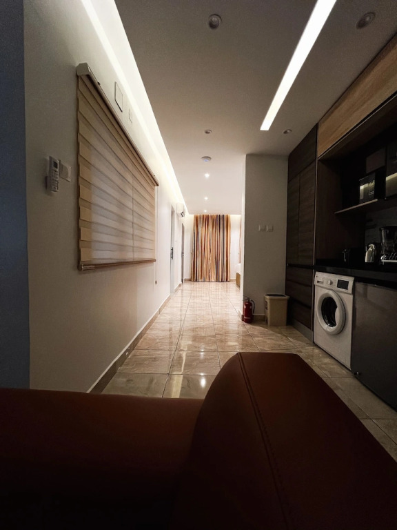 Adeloo Suites