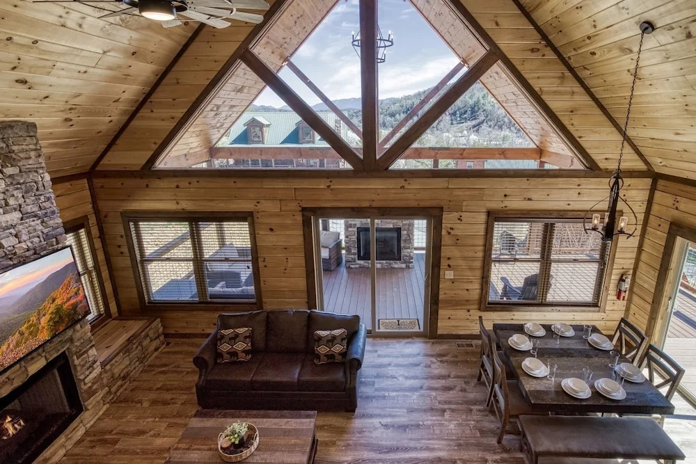 Ern866 - Ole Smoky 3 Bedroom Cabin by RedAwning