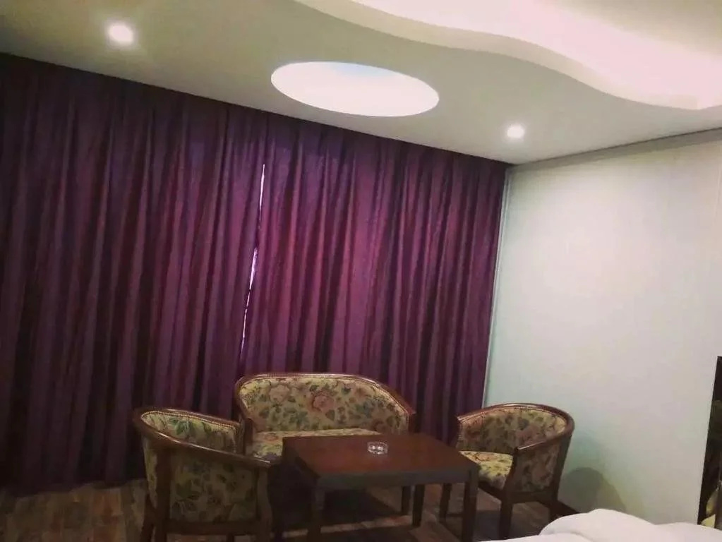 Xiangnan Business Hotel