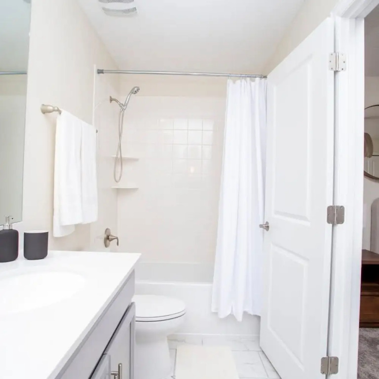 4577 Stunning 7BD Home