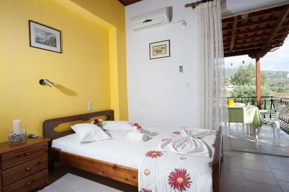 Nikos Studios & Apartments