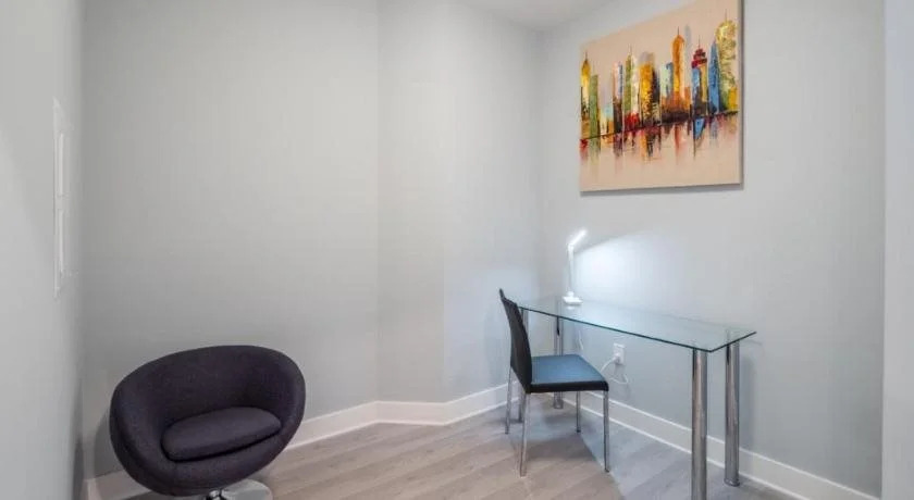 Global Luxury Suites at Woodmont Triangle South