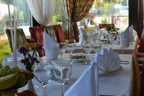 Hotel Les Jardins Carol