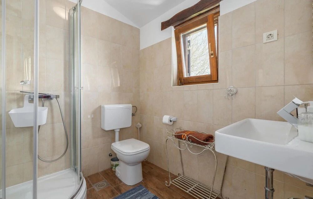 Amazing Home in Vosteni With 3 Bedrooms and Outdoor Swimming Pool