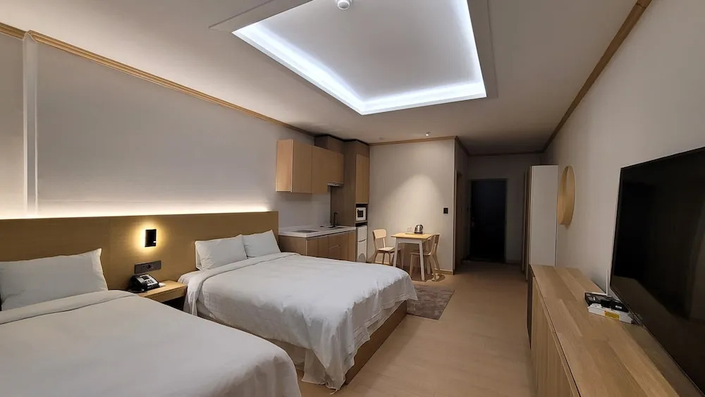 World Tourist Hotel