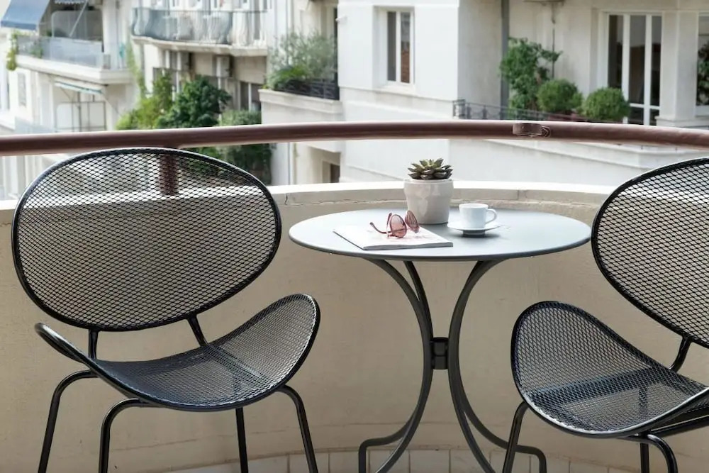Spacious Modern 3BD Apartment