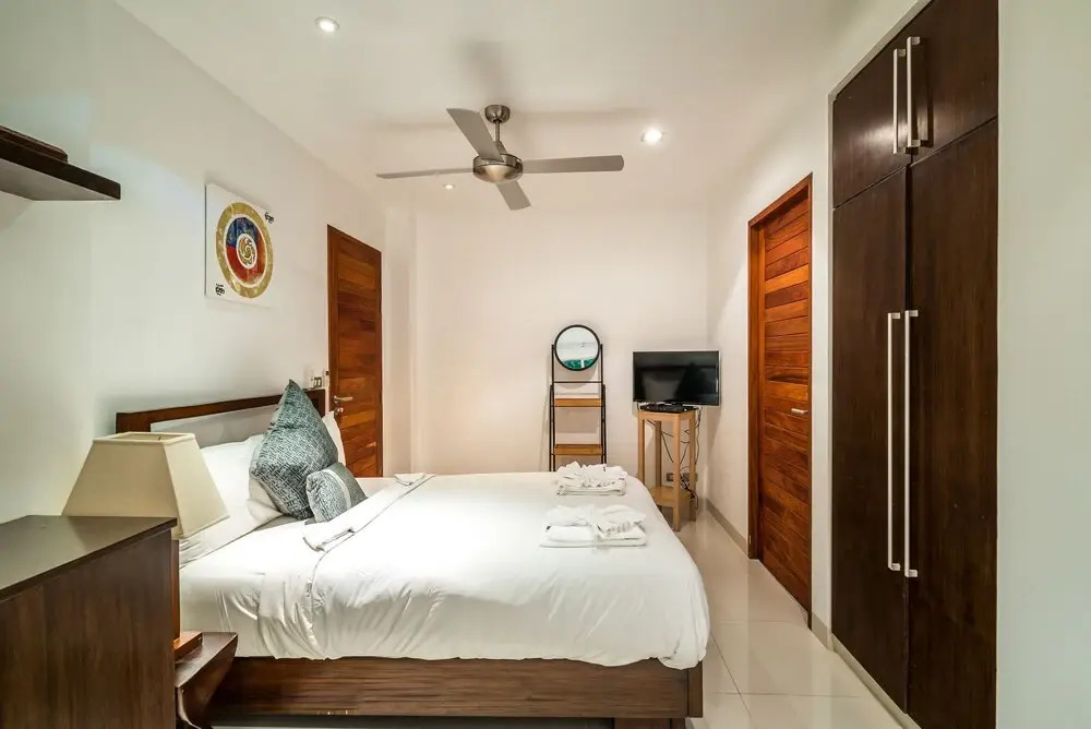 Parinda Villa in Naka Hills