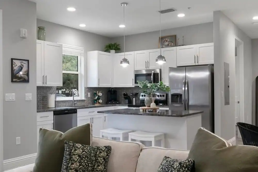 Canopy Cove Stunning 2BR Apt Heart of Downtown