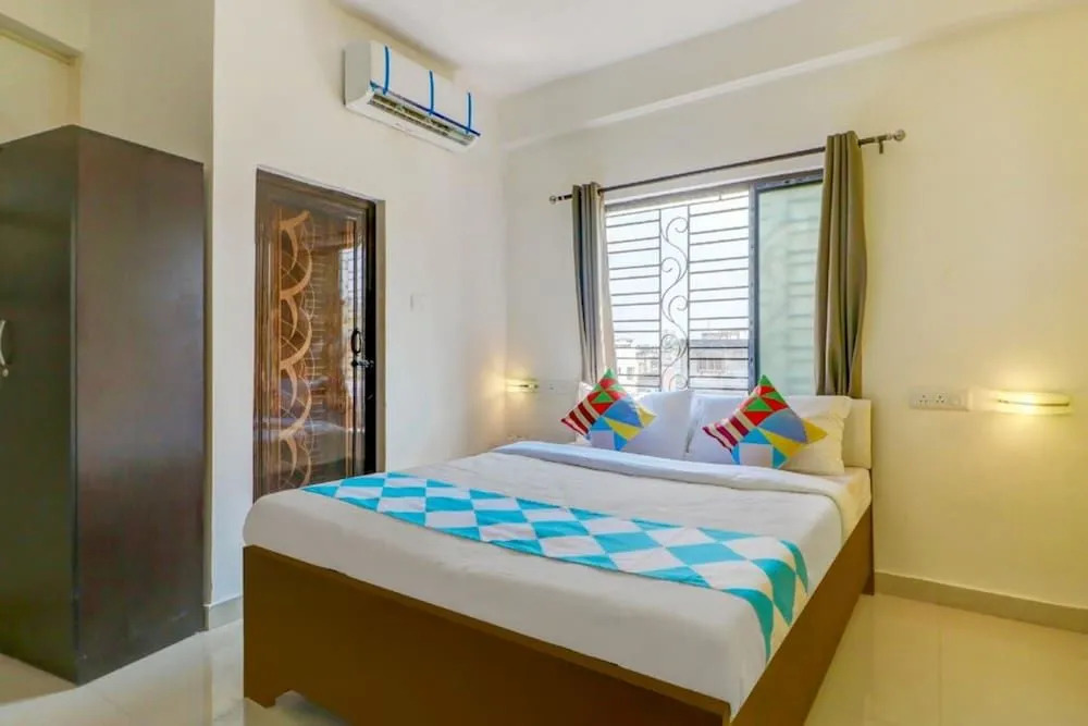 Goroomgo Luxurious Stay Kolkata