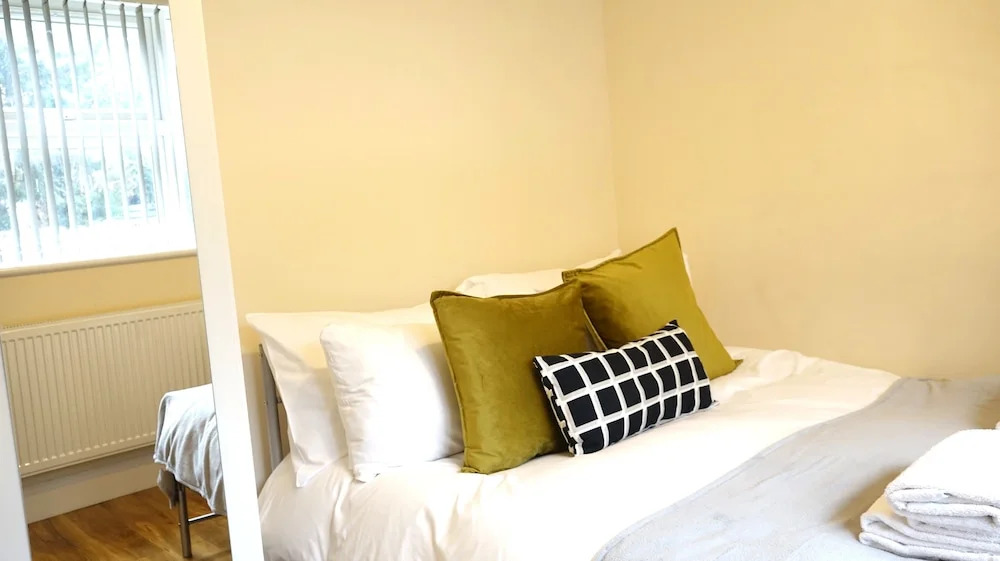 Heathrow Ensuite Rooms- Auto check in