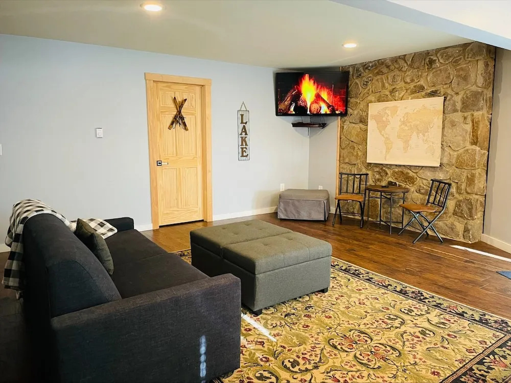 3 Bears Lodge by Taylor Made Deep Creek