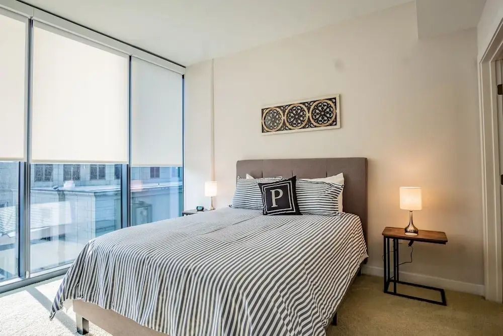 High Rise 2 Bedroom apartment in a Great location 2 Apts by RedAwning