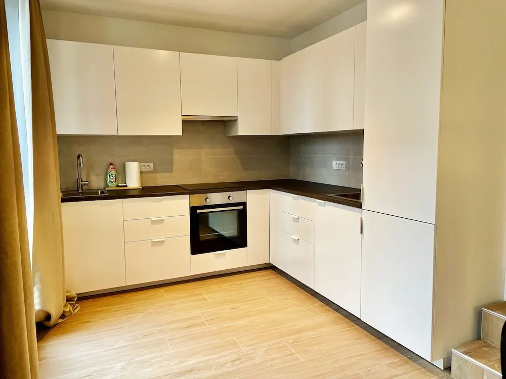 OneLuxStay near Fashion District