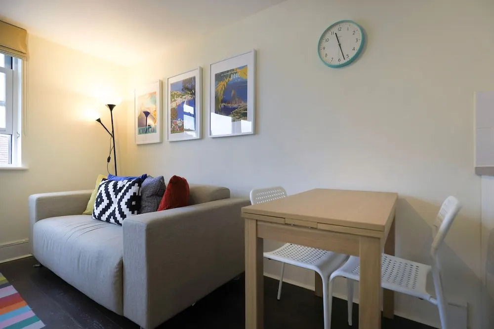 2 Bedroom Flat in Battersea Near Clapham Common