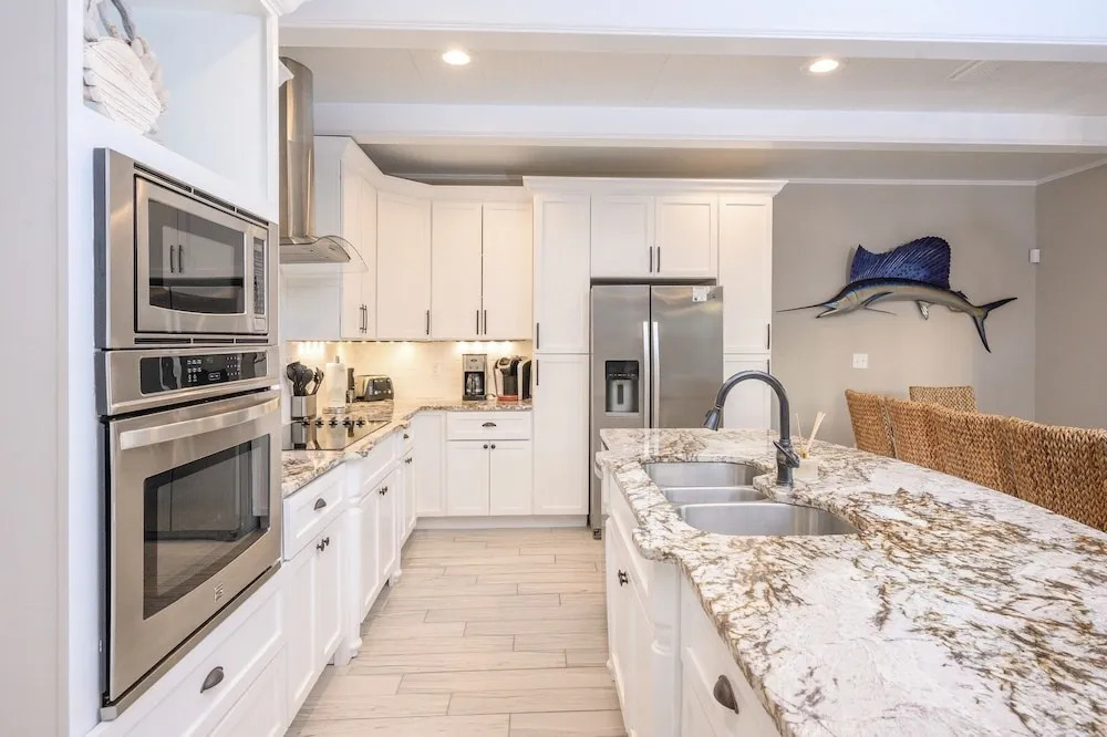 Gorgeous East Beach W/ Pool - Steps To Sand 5 Bedroom Home