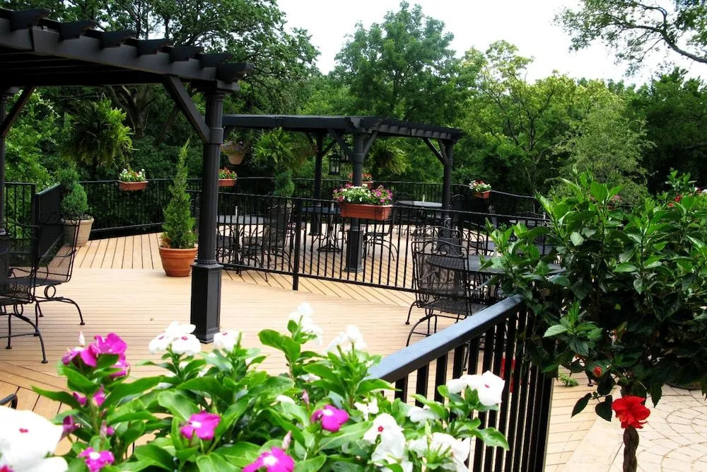 Two Hearts Inn