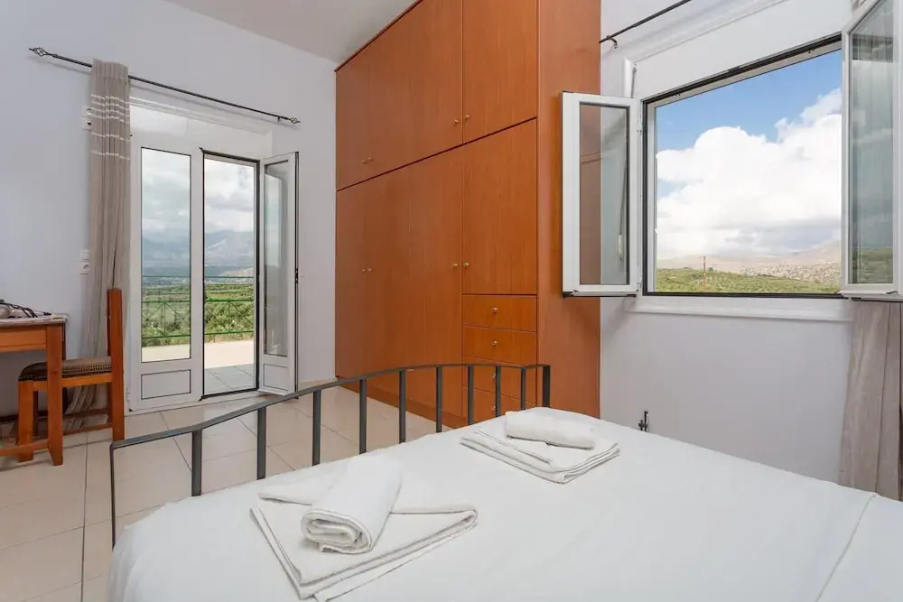 Villa Giannis Large Private Pool Walk to Beach A C Wifi Car Not Required Eco-friendly - 2088