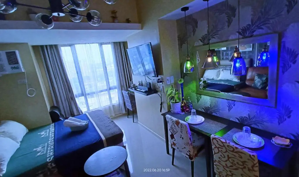 HI-END studio condo, 49" tv, ntflix & unli wifi
