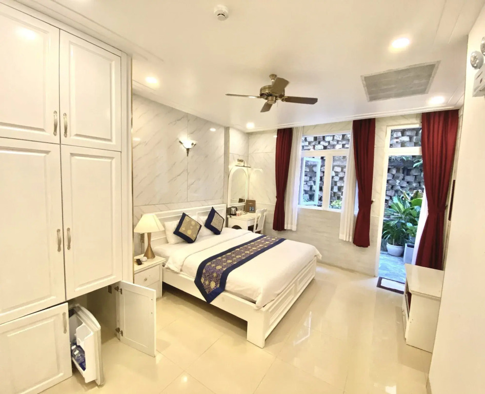 Tulip Hotel 3