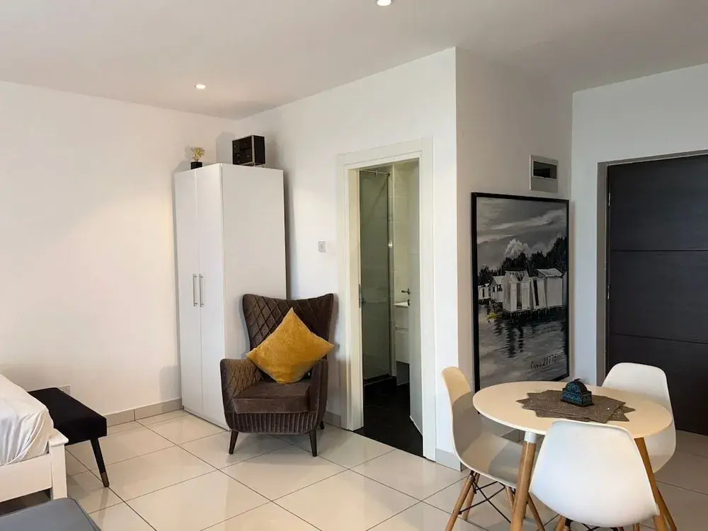 EBS LEGENDS LUXURY properties