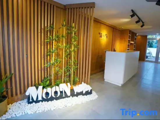 Moon Suites