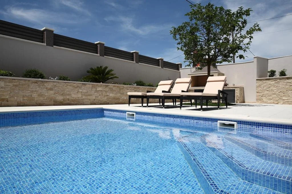 Luxury Villa Lucas with heated pool, whirlpool, sauna, 14 pax