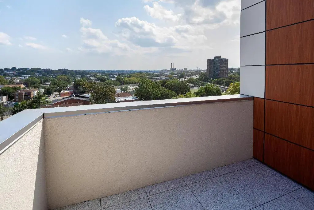 Holiday Inn Express & Suites Woodside LaGuardia Airport